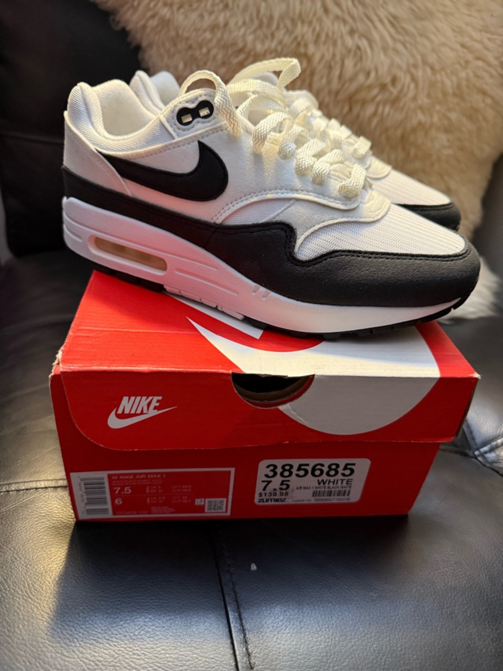 NWT Nike Air Max 1 Wmns 7.5 White Black Panda